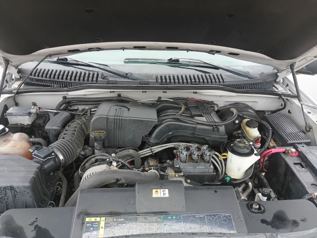 2002 EXPLORER XLT 4X4 (13).jpg